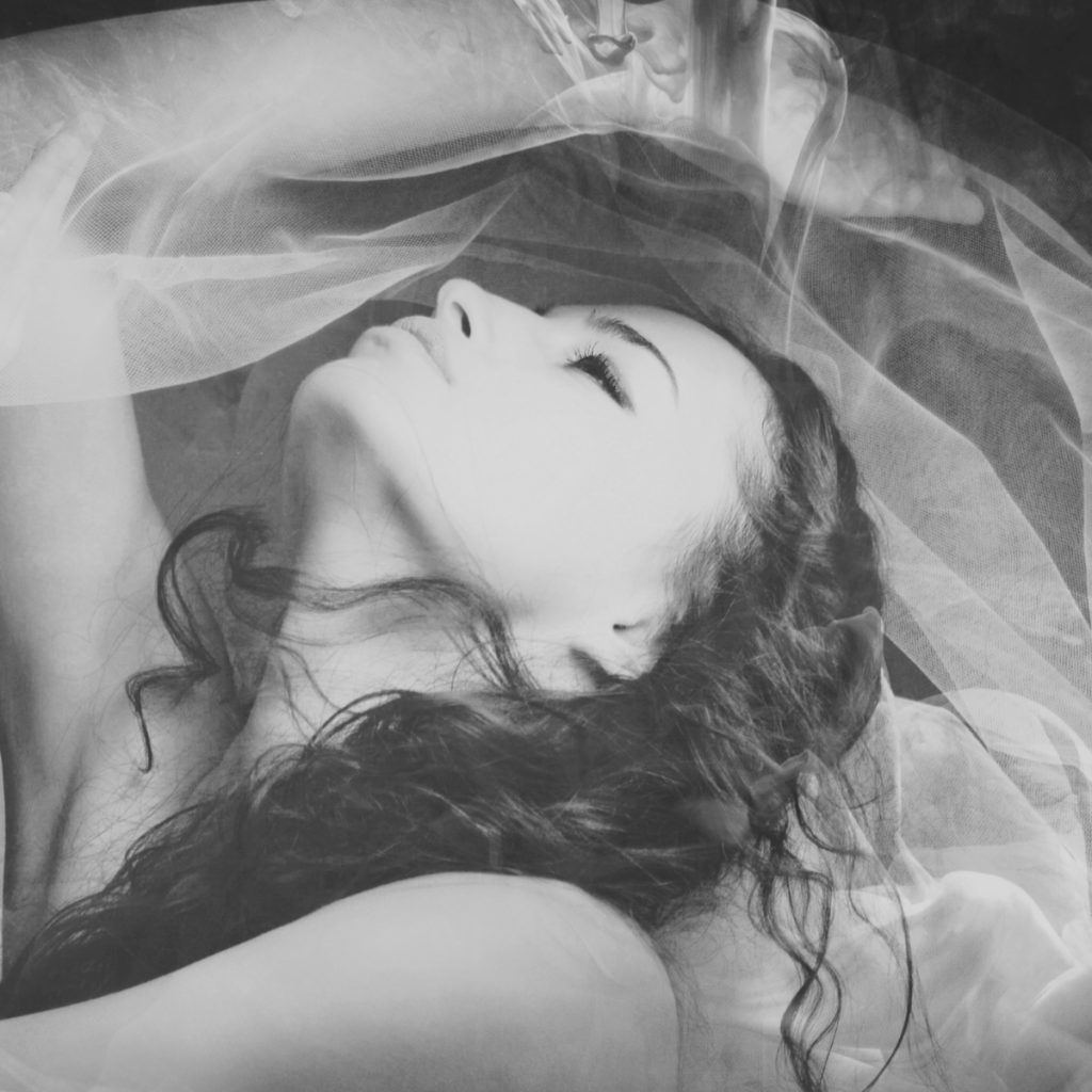 bogini czarno biały